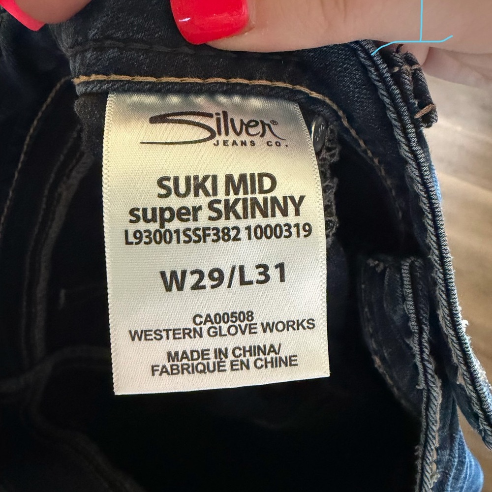 Silver Jeans - Picture 3 of 3